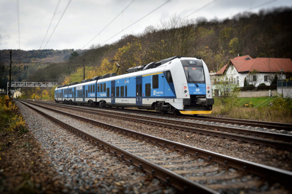 Ve Velimi začaly testy nových vlaků pro České dráhy