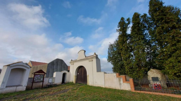 Návštěvníkům Památníku tří odbojů v Lošanech se budou věnovat průvodci z Regionálního muzea Kolín